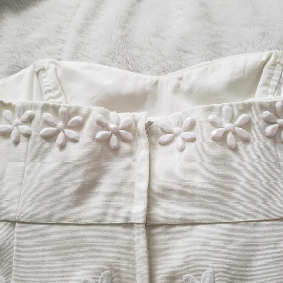 Host Pick 🥂 Lilly Pulitzer White Embroidered Floral Stapless Mini Dress - Picture 7 of 12